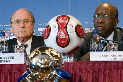 El contrato que Blatter firmó con Warner no fue en los mejores intereses de la FIFA, sostiene la justicia suiza