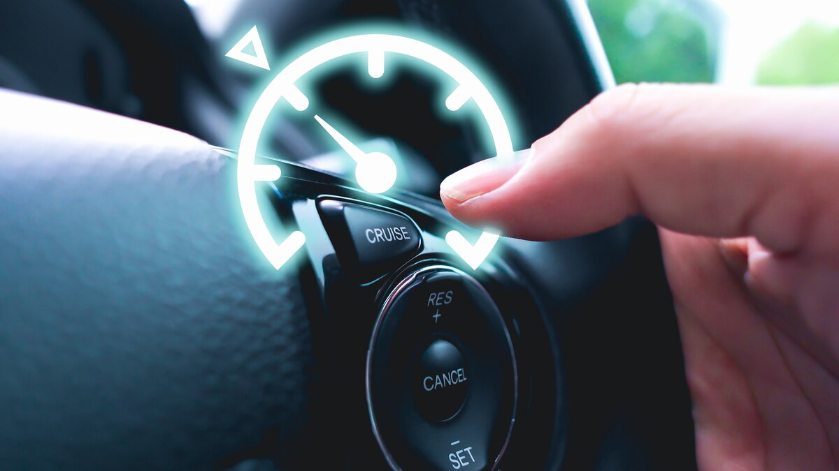 Qué es la velocidad crucero de un auto y para qué sirve
