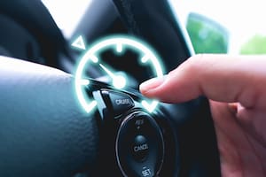 Qué es la velocidad crucero de un auto y para qué sirve