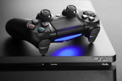 El control de mando DualShock de la PS4 también se puede utilizar en una PC, al igual que el DualSense de la PS5