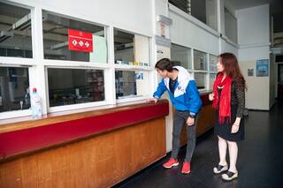 La "patrulla sanitaria" de Piumato recorre Tribunales buscando infractores