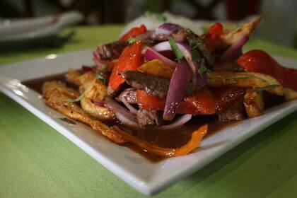 El contundente lomo saltado de Rawa