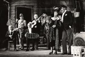 El gran sainete del “argentinizador” de la cultura, amigo de Discépolo y Gardel, que llevó a Buenos Aires en el corazón