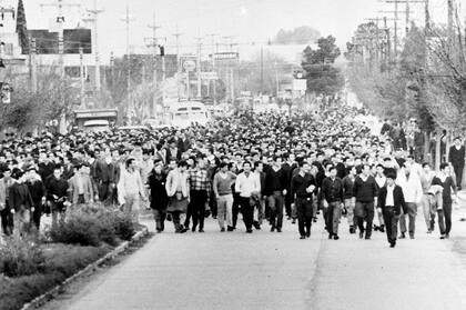 Miles de personas marchando por la calles céntricas de la ciudad de Córdoba
