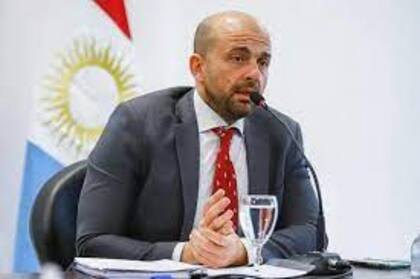 El cordobés Franco Moguetta anunció que desde septiembre próximo cortará subsidios al AMBA.