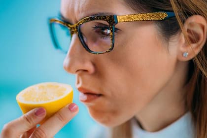 Entre 12 y 18 meses después del diagnóstico inicial de covid, entre el 34% y el 46% de las personas aún experimentan una reducción clínica en su sentido del olfato