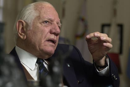 El coronel Antonio Rodríguez presidió el Comité Olímpico Argentino entre 1977 y 2005; dijo públicamente que estaba en contra del boicot, pero más tarde acató la decisión del gobierno de Jorge Rafael Videla