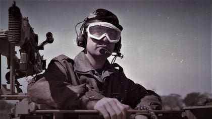 El coronel Villa Abrille sobre un VCTM, el proyecto que lideró