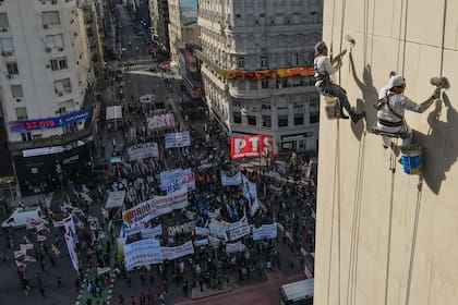 El corte sobre la avenida 9 de Julio a la altura del Obelisco