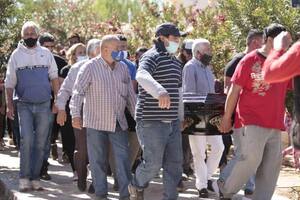 El cortejo fúnebre en la despedida de los restos de Joaquín Paredes, el chico de 15 años asesinado por policías en Paso Viejo, Cruz del Eje