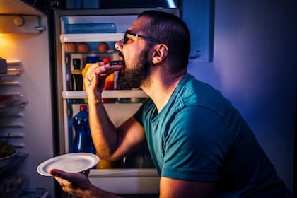 El cortisol puede provocar antojos de algo dulce