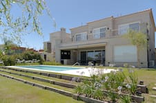 Cuánto cuesta construir una casa “barata” de 100 metros cuadrado en enero 2026