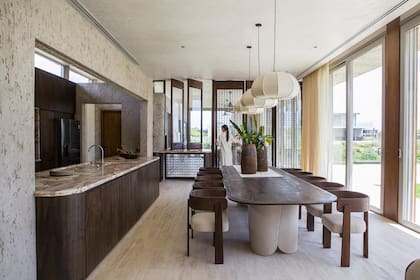 El costo promedio para pintar una vivienda de 100 m², incluyendo interiores y exteriores, en marzo se ubica entre $850.000 y $970.000