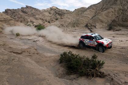 El Coyote Villagra es la sorpresa del Rally Dakar 2014