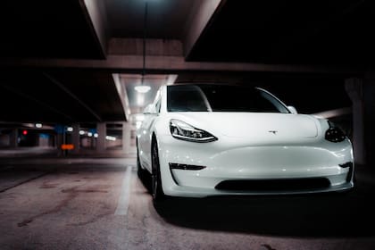 El creador de contenido sorteó 25 Tesla Model 3