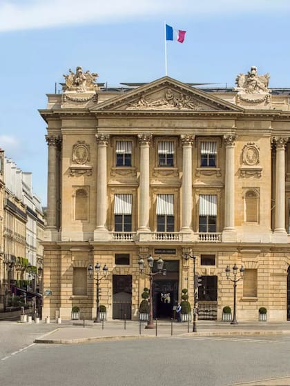 El Crillon de París, un apellido asociado con la hotelería de lujo y multiplicado en el mundo entero.