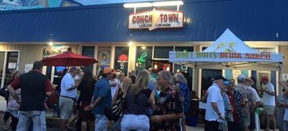 El crimen ocurrió en el estacionamiento de un negocio de bebidas, Conch Town Liquor and Lounge, en Key West, Florida