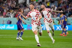Croacia tuvo entereza, un héroe en el arco y eliminó al equipo que juega al fútbol que le gusta a la gente