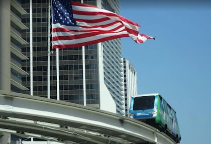 El cronograma de la obra presenta demoras por consultas pendientes con el Departamento de Transporte de Florida, según la comisionada Eileen Higgins