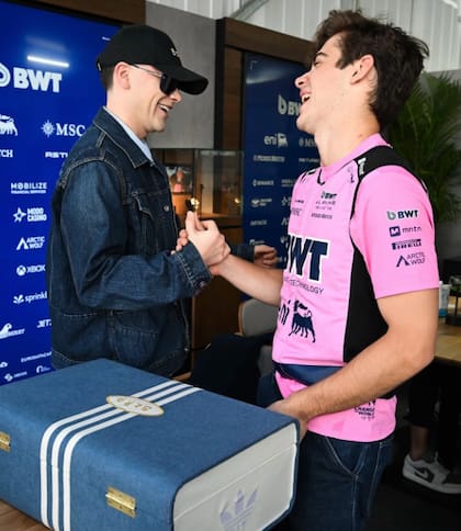 El cruce de los dos ídolos argentinos, que son muy amigos (Foto: @francopoints)