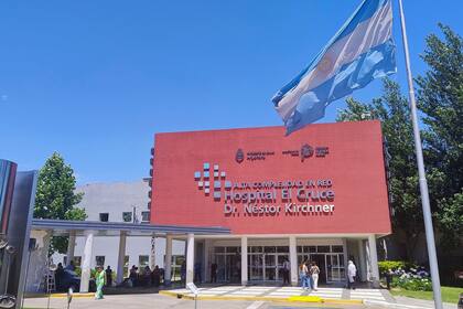 El Cruce: el hospital modelo en el corazón del conurbano en el que hay dudas sobre el arancelamiento a los pacientes extranjeros