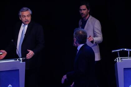 Macri le recrimina a Fernández la mención al padre del presidente durante el debate