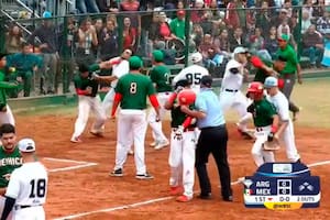 La pelea de la selección argentina de sóftbol contra México en el Mundial Sub 23