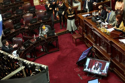 Luego de un tenso cruce, Martín Lousteau y Laura Rodríguez Machado abandonaron el recinto