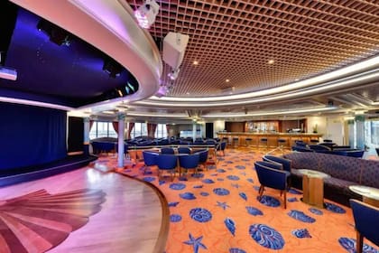 El crucero cuenta con un salón de ocio en el que se desarrollan distintas actividades (Foto: Villa Vie residences)