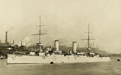 El crucero de la Armada Argentina Buenos Aires, que trasladó de regreso a la tripulación del Plus Ultra a España entre el 11 de marzo y el 5 de abril de 1926 (Gentileza J. Membrana)