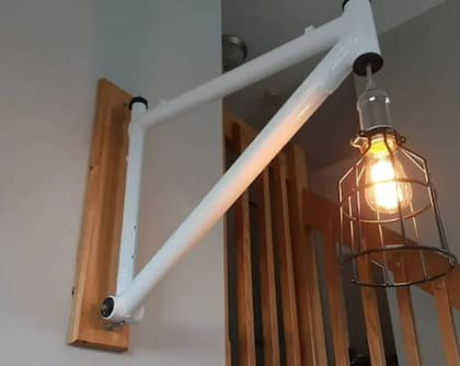 El cuadro de la bici puede transformarse en una lámpara innovadora (Foto: X)