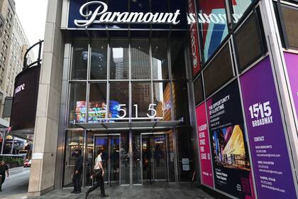 El cuartel general de Paramount Global en Times Square, Nueva York. Aquí podría decidirse el futuro de Telefé