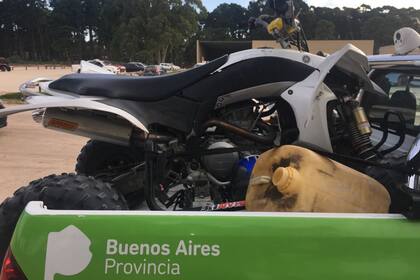 El cuatriciclo que era conducido por la víctima fue trasladado por la policía bonaerense como evidencia del caso que ya lleva la Justicia