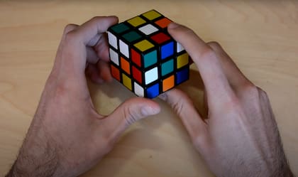 El Cubo Rubik, otro de los juegos accesibles para estimular y fortalecer la memoria (Foto: Captura de video/YouTube @CubyPuzzles)