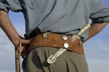 El cuchillo es una de las cosas que diferencian al paisano del cowboy