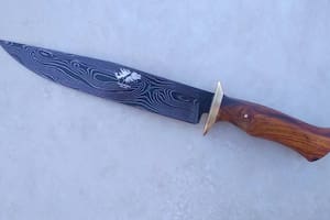 El cuchillo de las Malvinas: fue forjado por artesanos de todo el país y será subastado