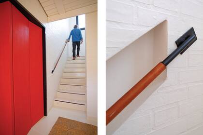 El cuero está presente en el mobiliario de toda la casa, incluso en la escalera