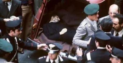 El cuerpo de Aldo Moro apareció en el maletero de un Renault 4 rojo el 9 de mayo de 1978