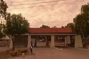 Investigan la muerte de una mujer en un country de Mendoza: estaba desnuda y tapada con una sábana