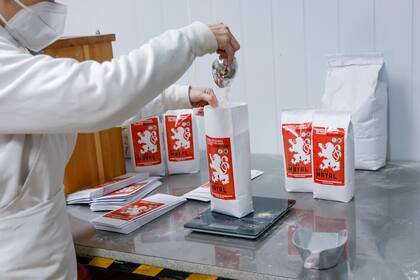 El cuidado momento del empaquetado.