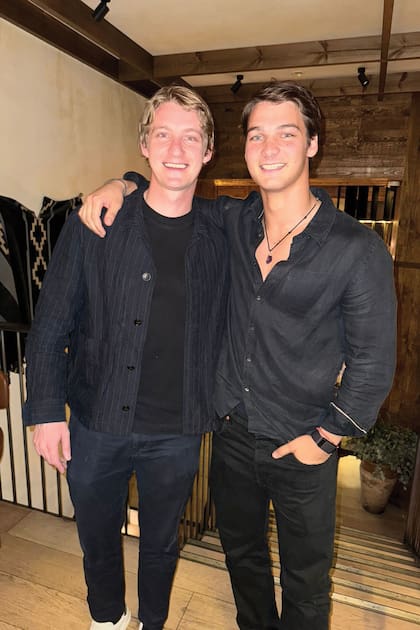 El cumpleañero y su hermano Tiziano.