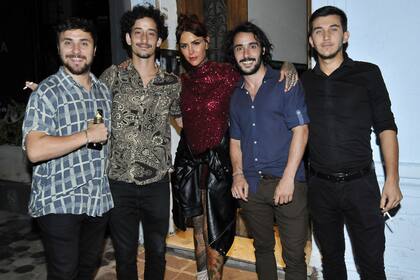 Cande Tinelli se rodeó de amigos para festejar su cumpleaños