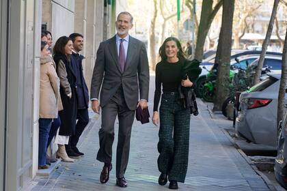 El cumpleaños de la Infanta Elena reúne en Madrid a los reyes, la infanta Cristina y el rey Emérito.