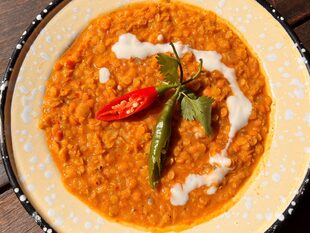 El curry de lentejas es un menú ideal para cuando empiezan los días más fríos