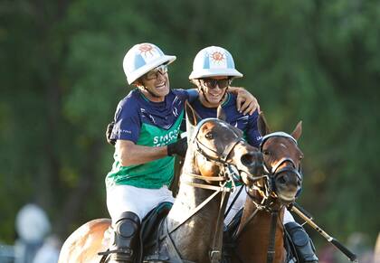 El de 50 años lo logró por décima ocasión, y el 19 debutó en la gloria en el torneo: los Cambiaso ganaron Tortugas por primera vez juntos.