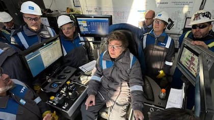 El debate político que se generó por el uso del mameluco genera una reflexión en Marín. "Desde un punto de vista económico se puede decir que es la mejor campaña de marketing del mundo. Lleva a YPF a todos los rincones además de honrarnos"