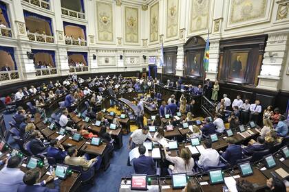 El debate por la ley impositiva comenzó en la Cámara de Diputados, pasó al Senado y volvió a la Cámara baja a la medianoche