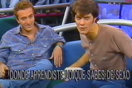 El debutante Andy Kusnetzoff junto a Mario Pergolini y una de las características preguntas del programa