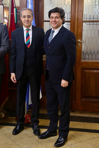 El decano de los Países Africanos, Fares Yassir, recibe al embajador de Turquía, Süleyman Budak,