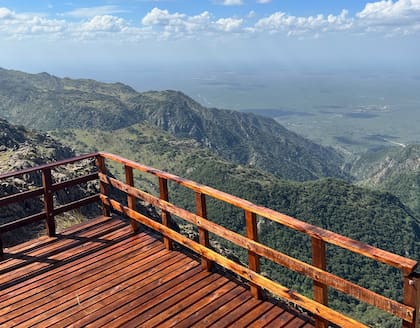 El deck sobre la quebrada de los cóndores, un mirador único de estas aves andinas